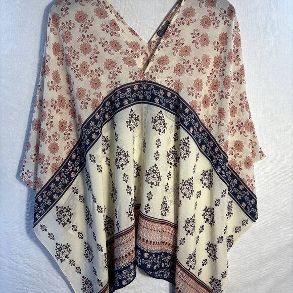Bohemian Floral Print Womens Poncho Top With V-Neck & Asymmetrical Hemline Light - Picture 6 of 8